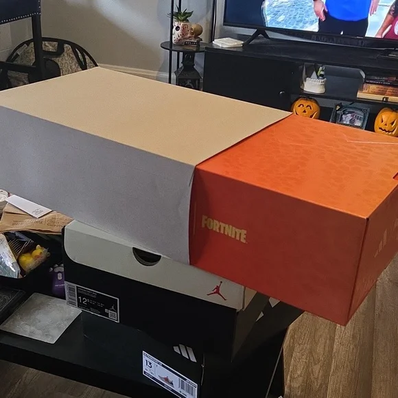 Ultraboost 1.0 Fortnite Colaboration - Picture 11 of 11